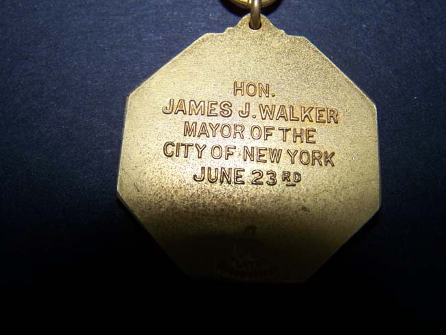 A Highly Rare and Important Richard E. Byrd Mayor's Official Reception Gold Medal dated 1926 — image 3